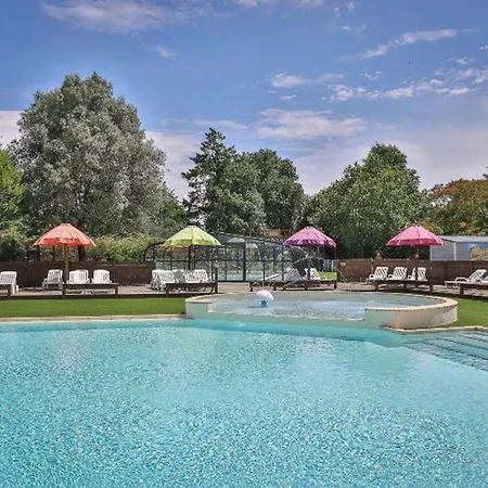 Camping Mobil 23m² Avec Terrasse - 4 Pers - Api-1-52-383 *