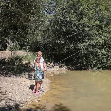 Кемпинг Mobil 23m² Avec Terrasse - 4 Pers - Api-1-52-383 *