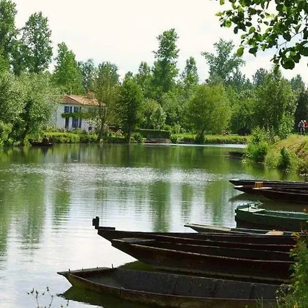 Кемпинг Mobil 23m² Avec Terrasse - 4 Pers - Api-1-52-383