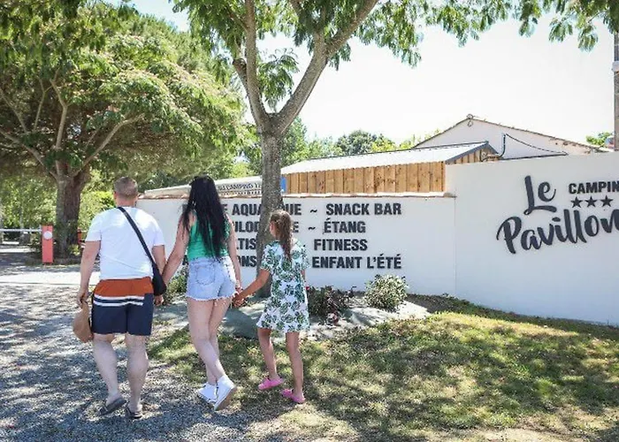 Mobil 23m² Avec Terrasse - 4 Pers - Api-1-52-383 * Les Achards (Vendee)