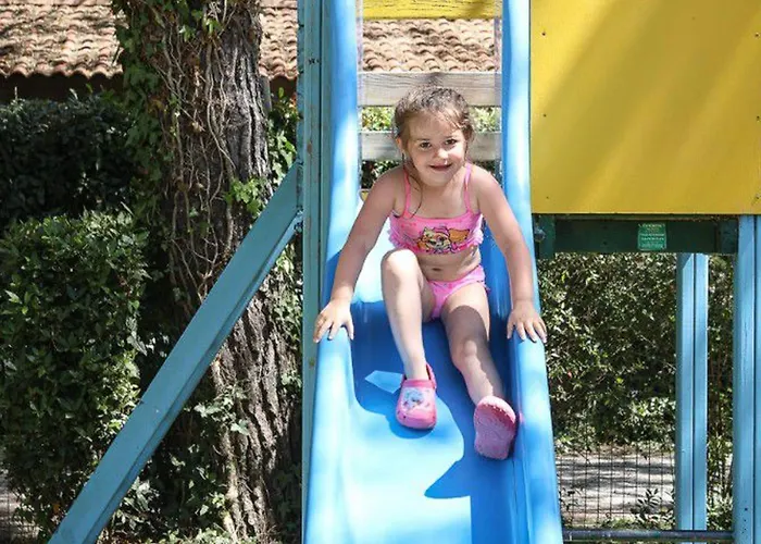 Кемпинг Mobil 23m² Avec Terrasse - 4 Pers - Api-1-52-383